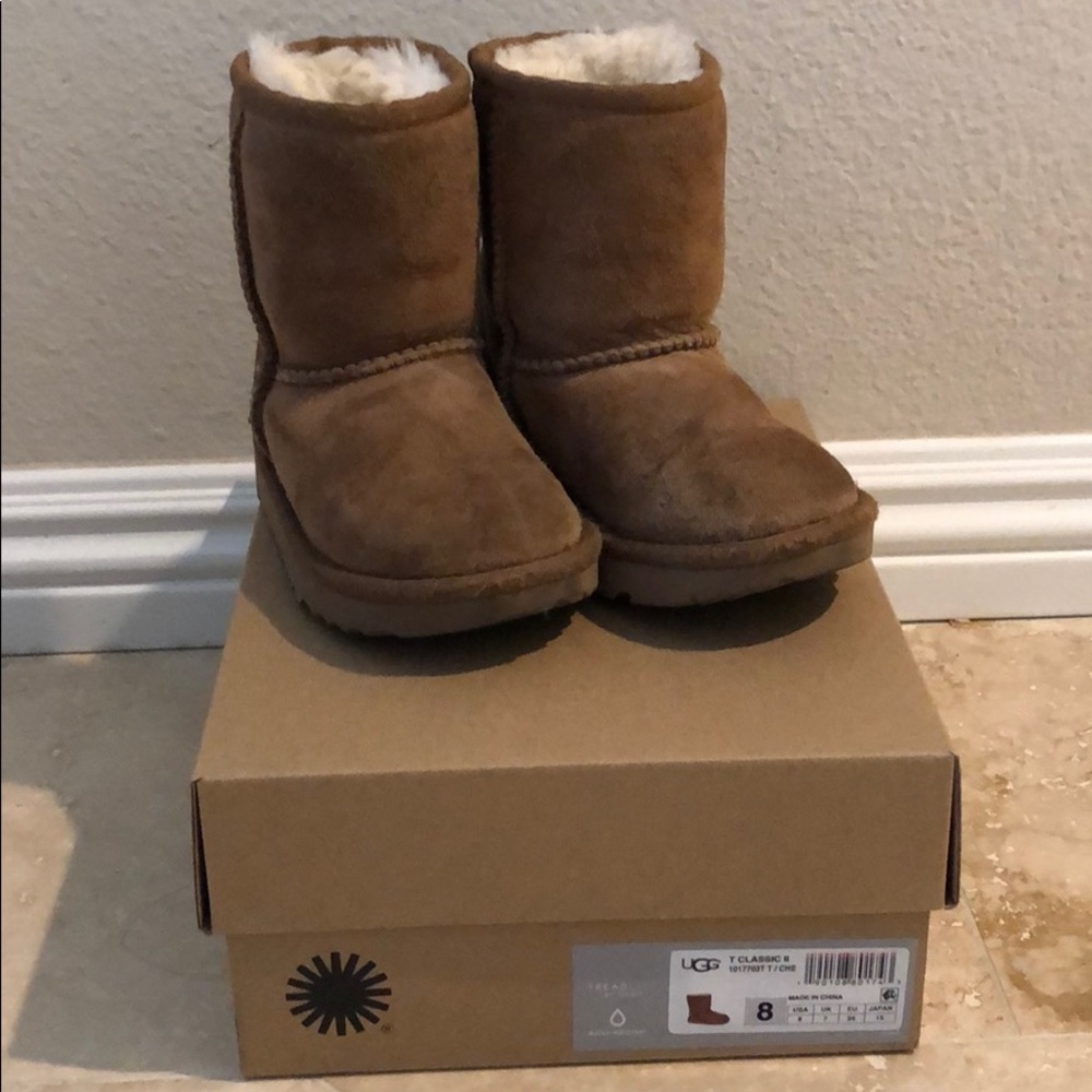 Toddler Uggs in chestnut Size 8